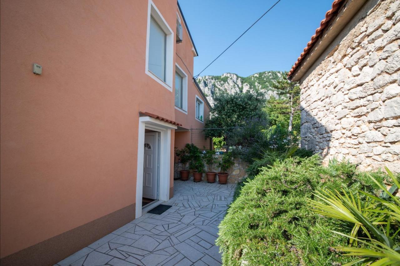 Apartman Sous Les Rochers Grizane-Belgrad Exterior photo