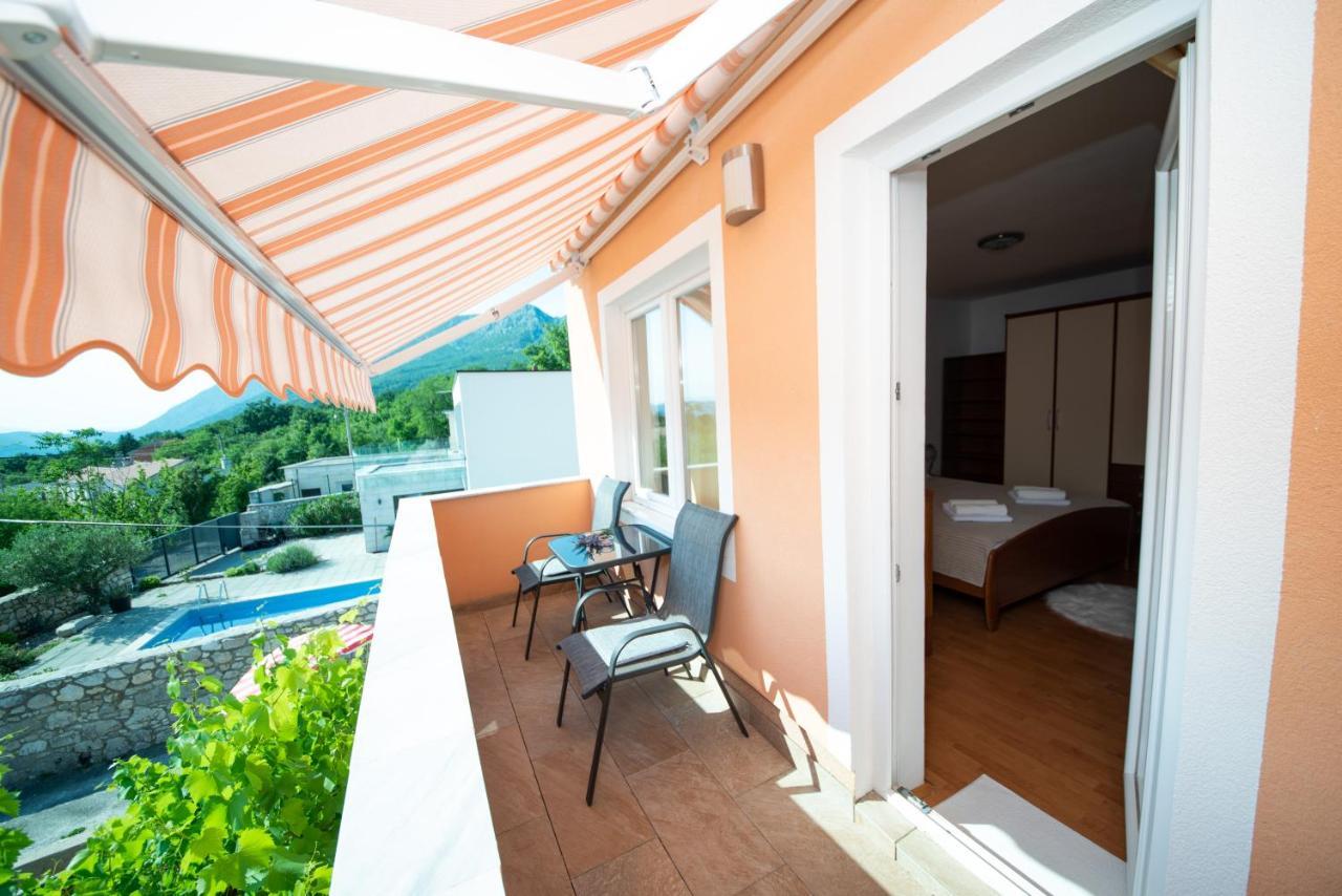 Apartman Sous Les Rochers Grizane-Belgrad Exterior photo